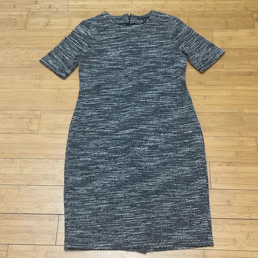 Banana Republic Short Sleeve Knit Midi Sheath Dress Size 10P Black+ White